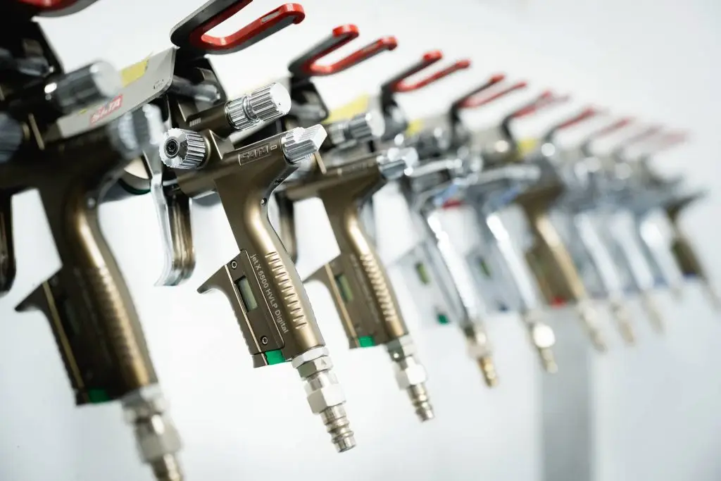 GTS Schadenzentrum Berlin Kfz Werkstatt - Lackierung - Lackierpistolen